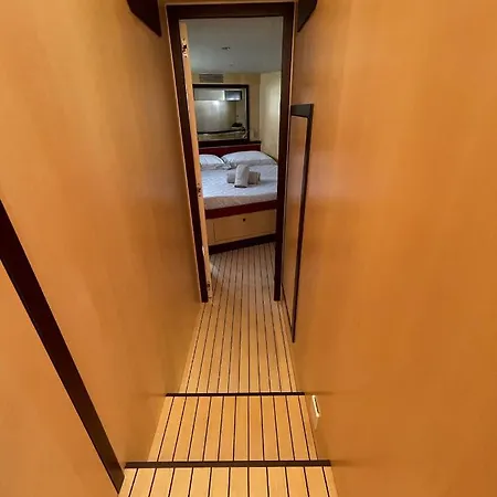 Yacht Lakura 55 * Napoli